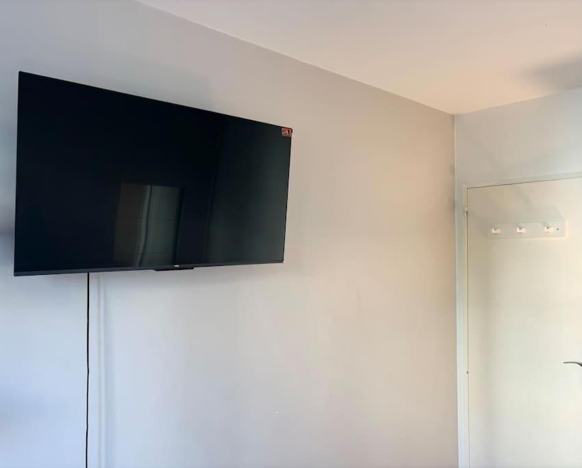 Appartement Confort Avec Balcon - Champigny Exterior foto